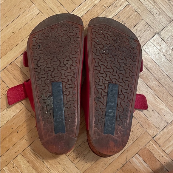 Birkenstock Red Suede w/White Buckle Sport Tread Soft Footbed Sz 39 Regular - Picture 5 of 5